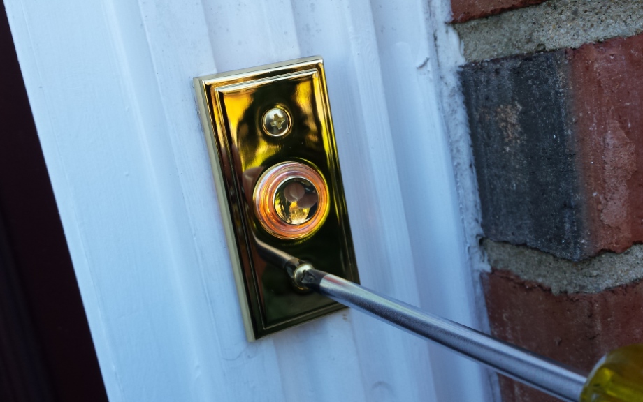What are some tips for troubleshooting a doorbell?