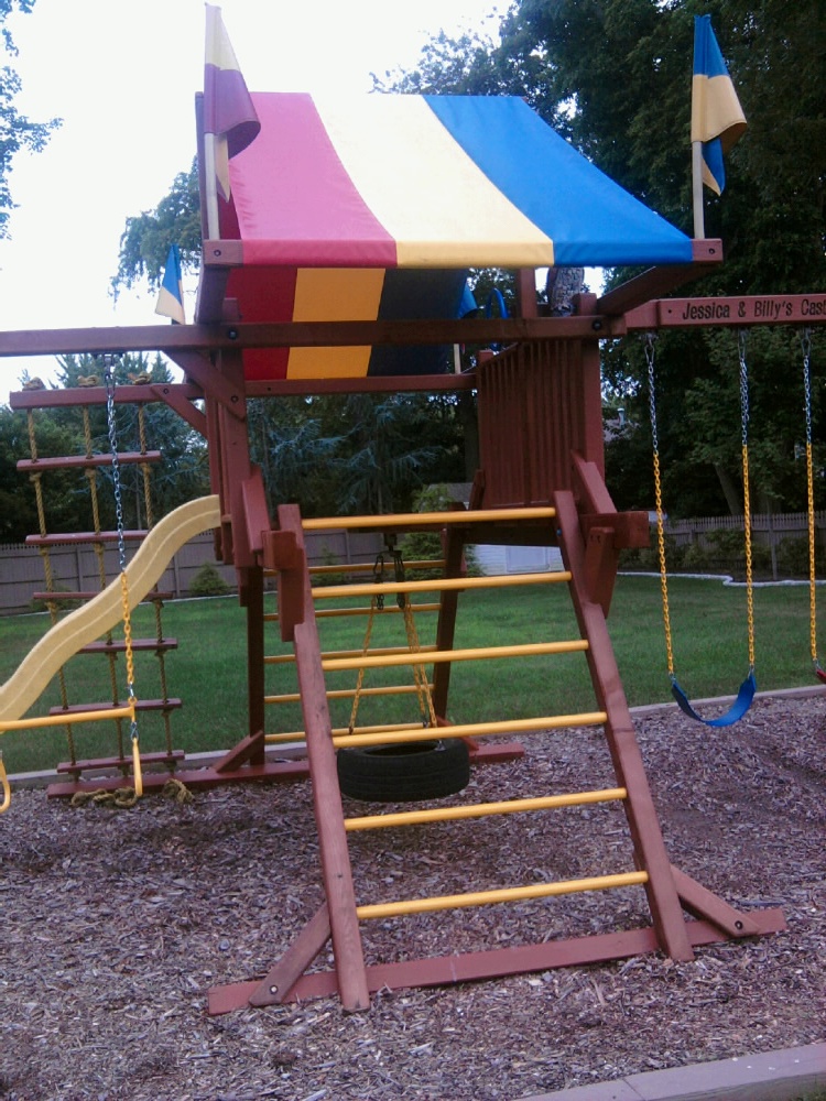 Rainbow Swing Set | estudioespositoymiguel.com.ar